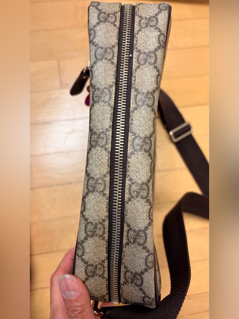 Gucci GG Supreme Messenger Bag - Picture 15 of 17